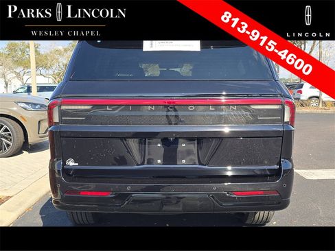 Certified 2025 Lincoln Navigator Reserve image 5