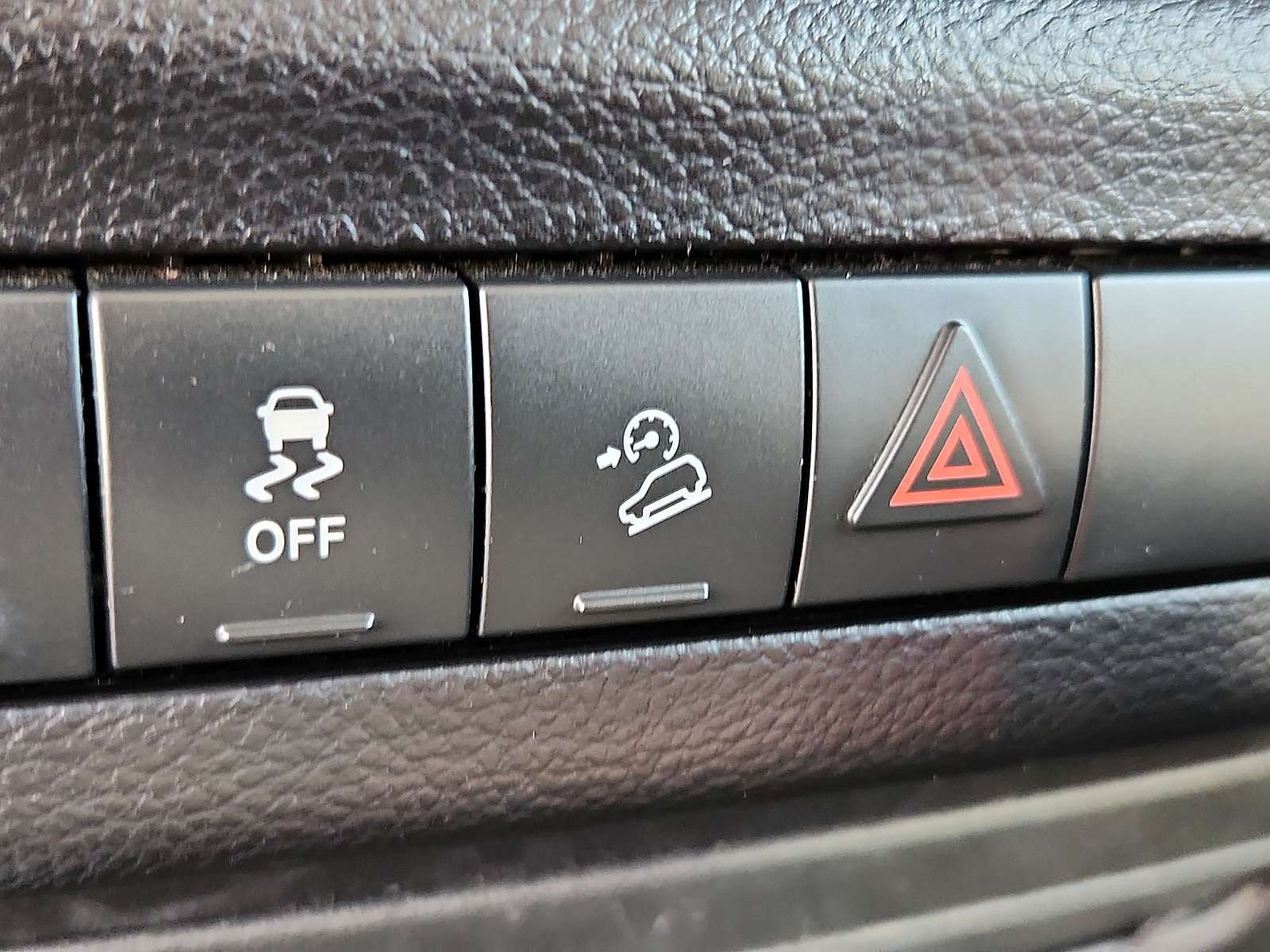Used 2017 Jeep Wrangler Unlimited Sahara w/ Connectivity Group AWD/4WD image 23