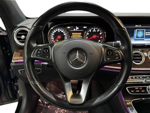 Used 2017 Mercedes-Benz E 400 4MATIC Wagon image 32