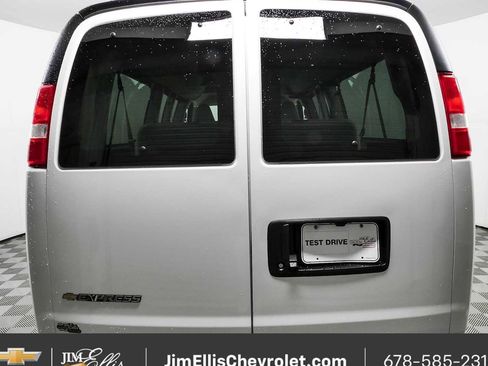 Certified 2025 Chevrolet Express 3500 LT w/ LT Preferred Equipment Group RWD image 24