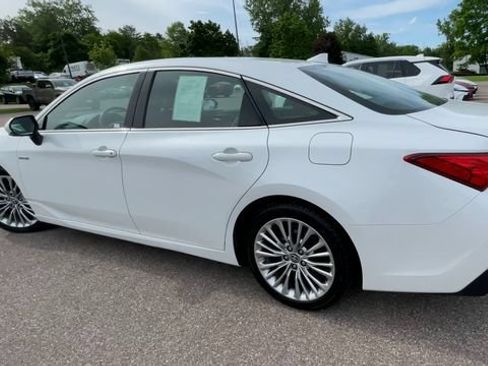 Used 2020 Toyota Avalon Limited w/ Advanced Safety Package FWD image 4