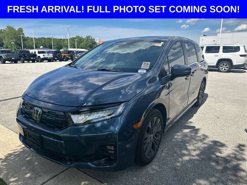 Used 2025 Honda Odyssey Touring image 2