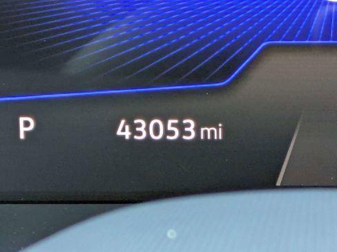 Certified 2024 Volkswagen Tiguan SE R-Line image 41