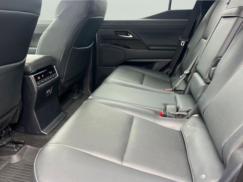 Used 2024 Lexus GX 550 image 5