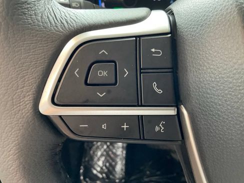 Certified 2025 Toyota Sienna XLE w/ XLE Plus Package AWD/4WD image 11