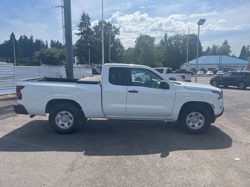 Used 2022 Nissan Frontier S RWD image 5