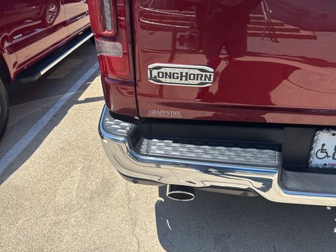Used 2021 RAM 1500 Limited AWD/4WD image 11