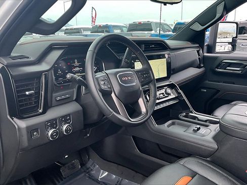 Used 2025 GMC Sierra 3500 AT4 image 14