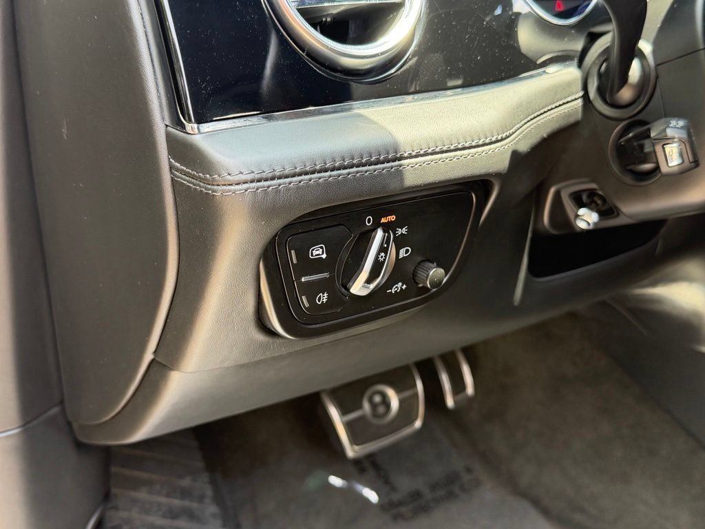 Used 2019 Bentley Bentayga AWD/4WD image 28