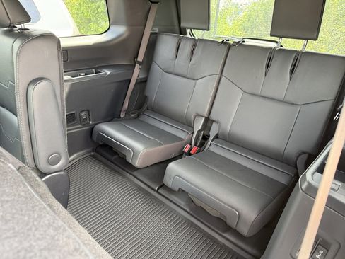 Used 2024 Lexus GX 550 w/ Accessory Package (31) AWD/4WD image 31
