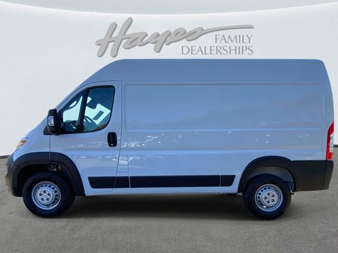 Used 2025 RAM ProMaster 2500 image 30