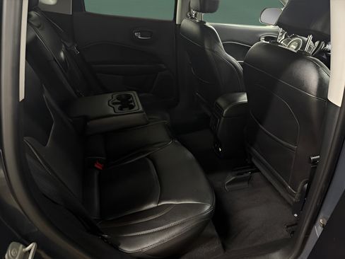 Used 2018 Jeep Compass Limited AWD/4WD image 13