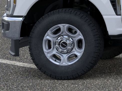 New 2026 Ford F250 XLT w/ XLT Premium Package image 19