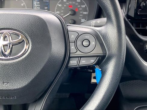 Used 2025 Toyota Corolla LE image 23