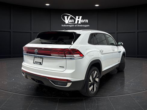 Used 2024 Volkswagen Atlas Cross Sport SE AWD/4WD image 7