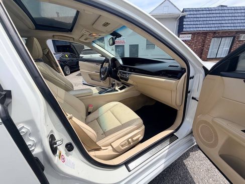 Used 2014 Lexus ES 350 w/ Luxury Package FWD image 52