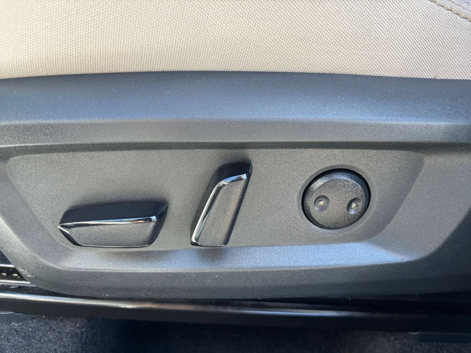 Used 2025 Nissan Rogue SV AWD/4WD image 21