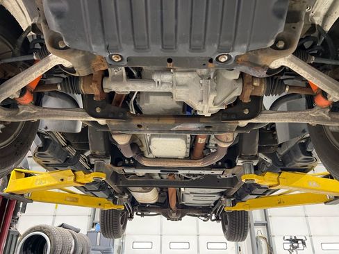 Used 2007 Cadillac Escalade AWD w/ Climate Package image 19