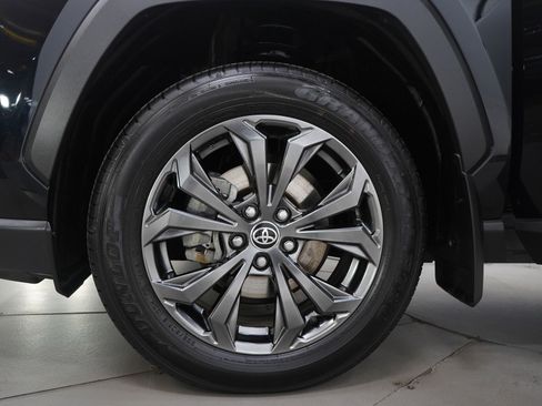 Used 2024 Toyota RAV4 Limited image 32