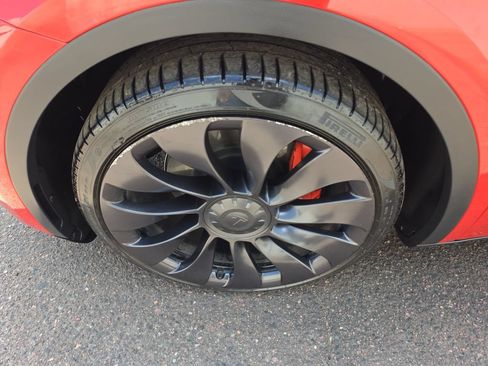 Used 2022 Tesla Model Y Performance AWD/4WD image 24