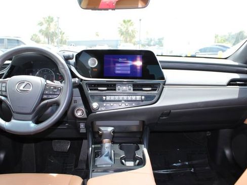 Used 2024 Lexus ES 350 w/ Accessory Package (Z2) FWD image 10