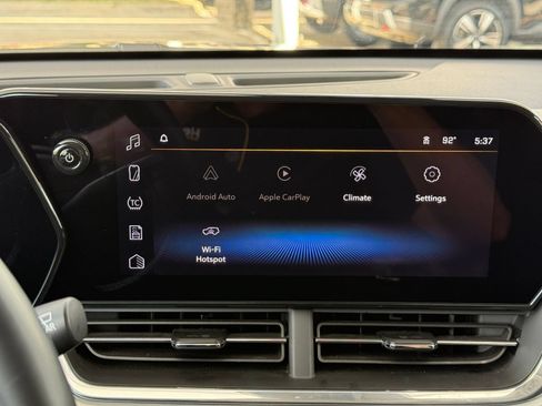 Used 2025 Chevrolet Trax LT w/ LT Convenience Package FWD image 20