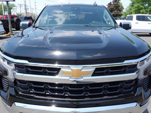 Used 2024 Chevrolet Silverado 1500 LT AWD/4WD image 6