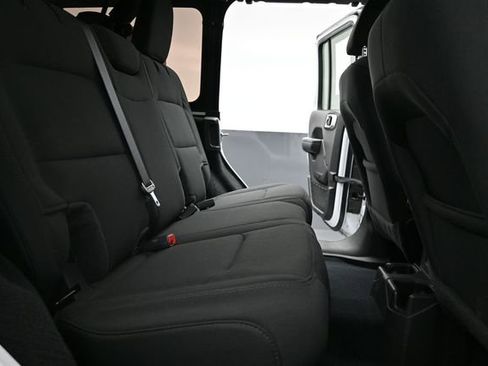Used 2022 Jeep Wrangler Unlimited Sport AWD/4WD image 19