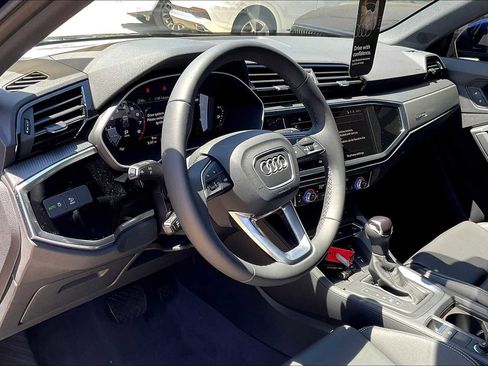 New 2025 Audi Q3 2.0T Premium image 8