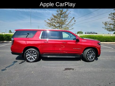 Used 2025 Chevrolet Suburban High Country AWD/4WD image 13