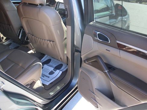 Used 2011 Porsche Cayenne Turbo AWD/4WD image 15