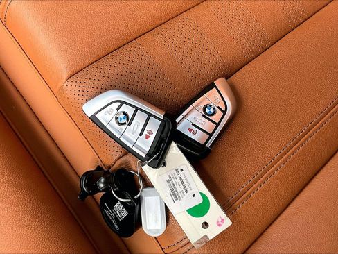 Used 2022 BMW X5 xDrive40i w/ Premium Package image 14