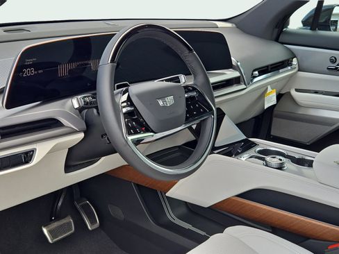 New 2026 Cadillac Vistiq Sport image 18