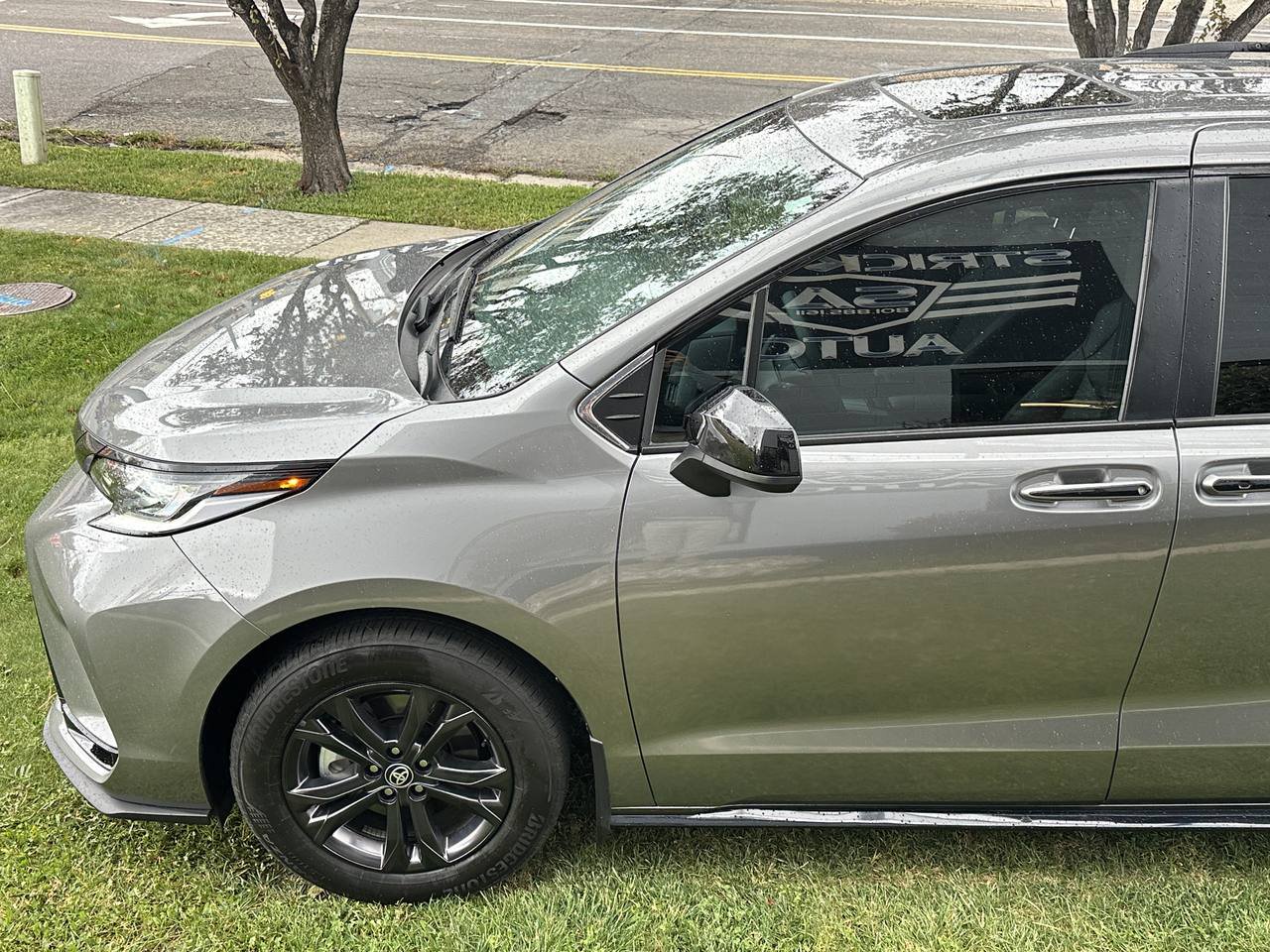 Used 2026 Toyota Sienna XSE AWD/4WD image 10