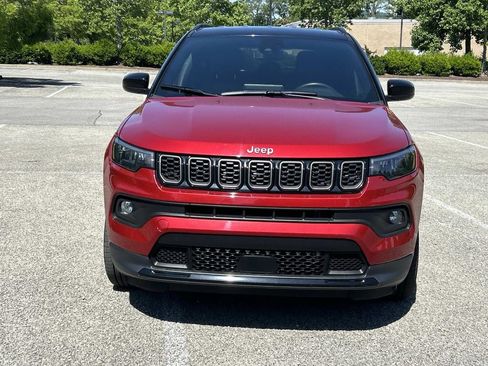 Used 2024 Jeep Compass Latitude w/ Altitude Special Edition AWD/4WD image 2