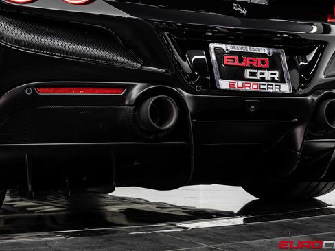Used 2022 Ferrari F8 Tributo RWD image 23