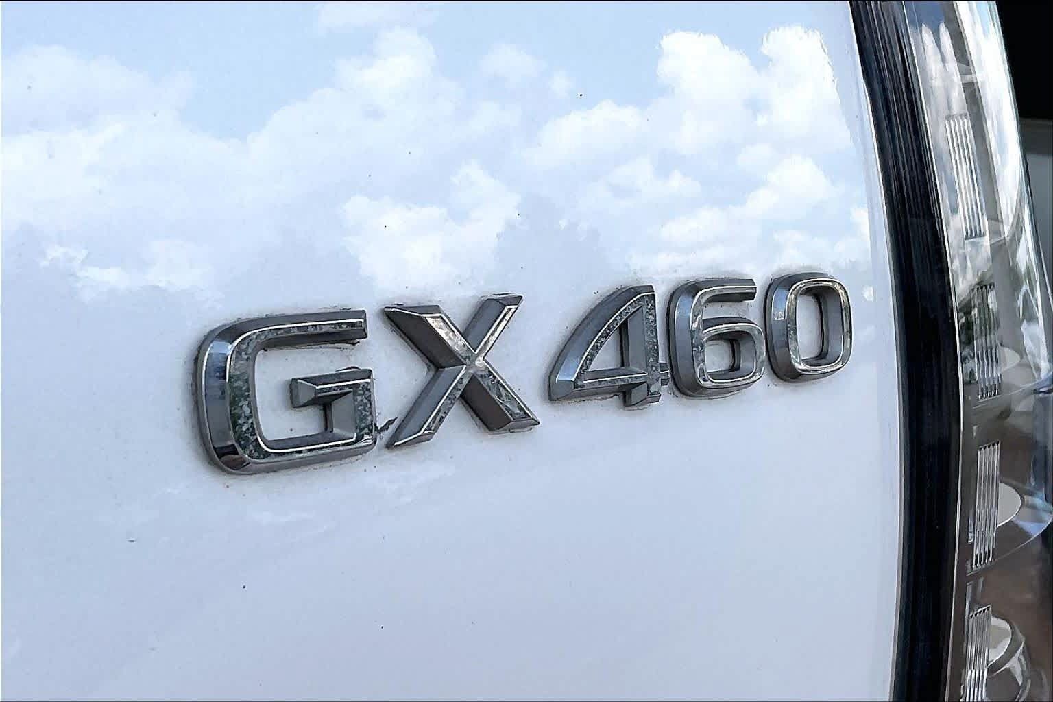 Used 2023 Lexus GX 460 Luxury w/ Sport Design Package AWD/4WD image 28