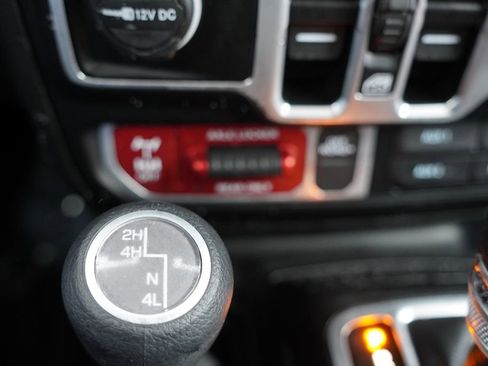 Certified 2024 Jeep Wrangler Willys image 27