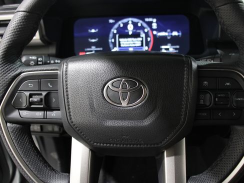 Used 2025 Toyota Tacoma 4x4 Double Cab Hybrid image 10