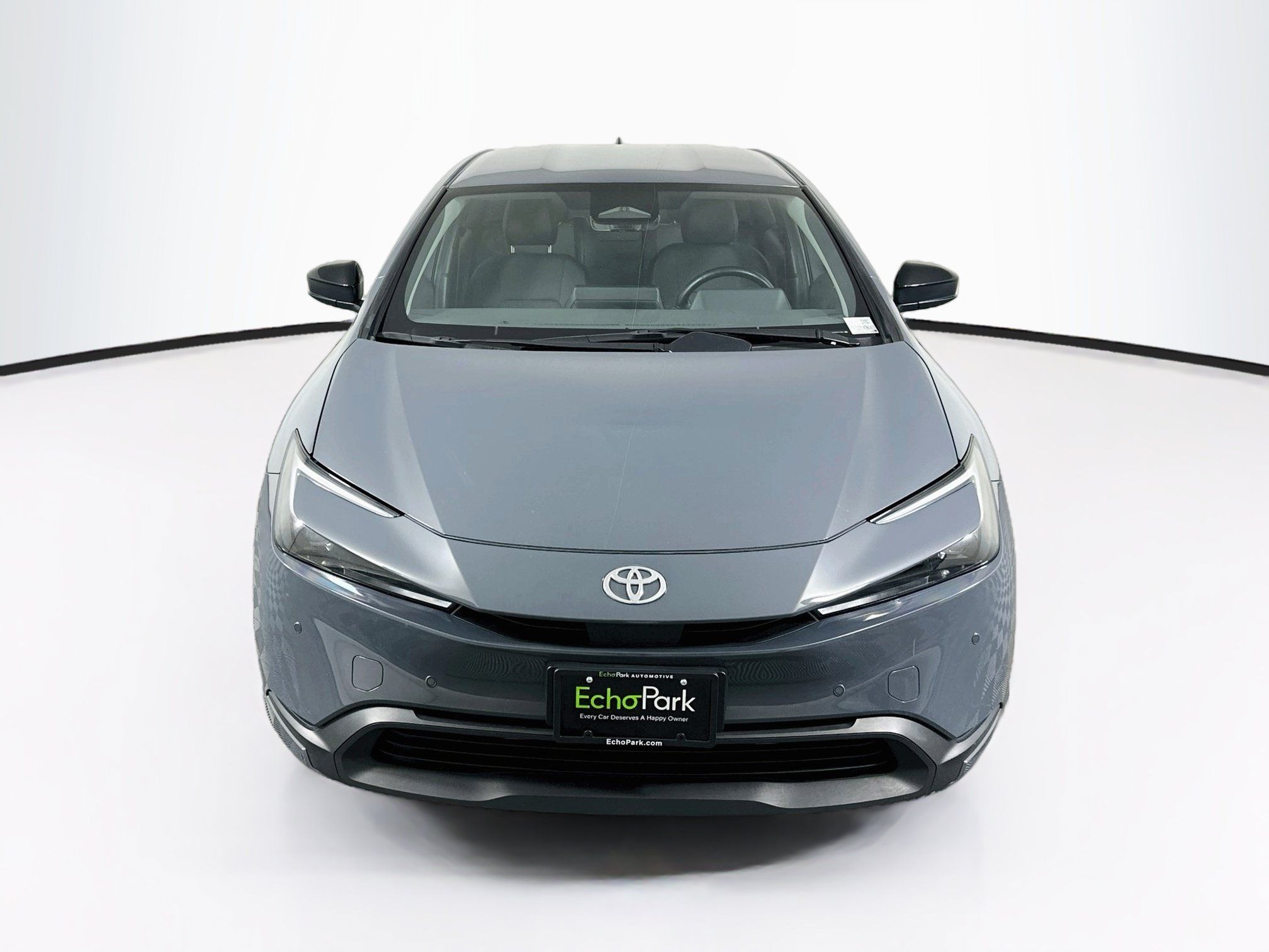 Used 2025 Toyota Prius LE FWD image 2