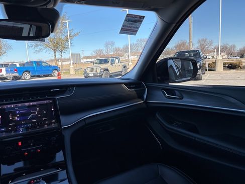 Used 2021 Jeep Grand Cherokee L Limited image 52