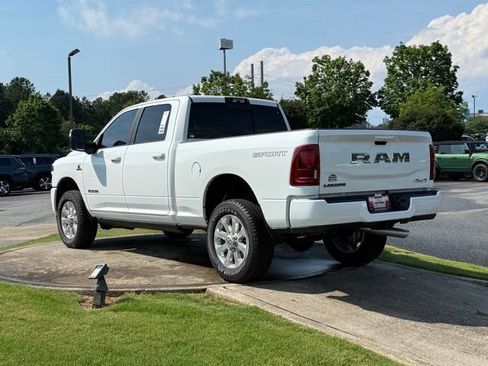 New 2026 RAM 2500 Laramie AWD/4WD image 5