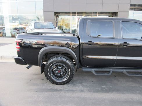 Used 2022 Nissan Frontier PRO-4X w/ Pro-4X Premium Package image 13
