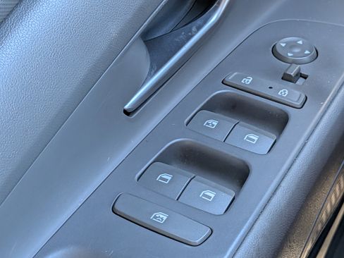 Used 2022 Hyundai Elantra SEL w/ Convenience Package image 19