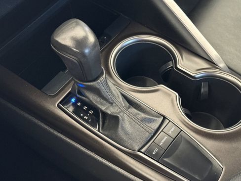 Used 2023 Toyota Camry SE FWD image 21