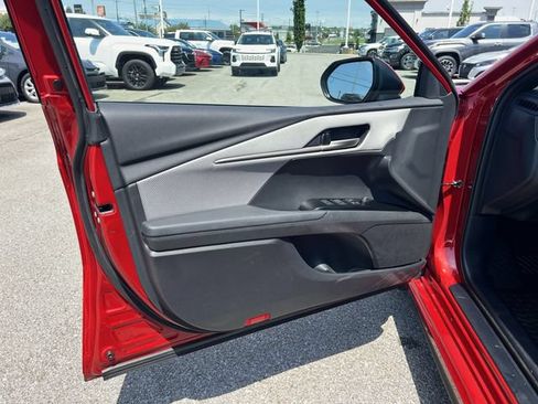 Used 2025 Toyota Camry SE FWD image 10