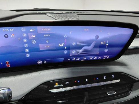 Used 2025 Buick Enclave Avenir AWD/4WD image 59