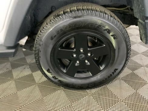 Used 2016 Jeep Wrangler Unlimited Sport w/ Quick Order Package 24S AWD/4WD image 11