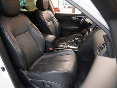 Used 2015 INFINITI QX70 AWD w/ Premium Package image 34