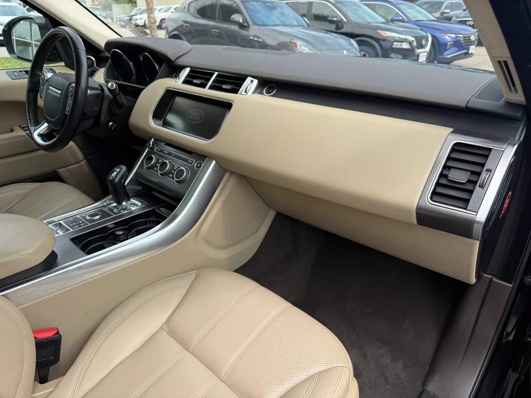 Used 2017 Land Rover Range Rover Sport SE AWD/4WD image 19